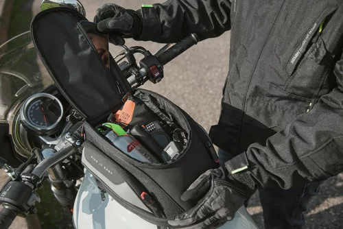 Givi EASY04 mágneses tanktáska
